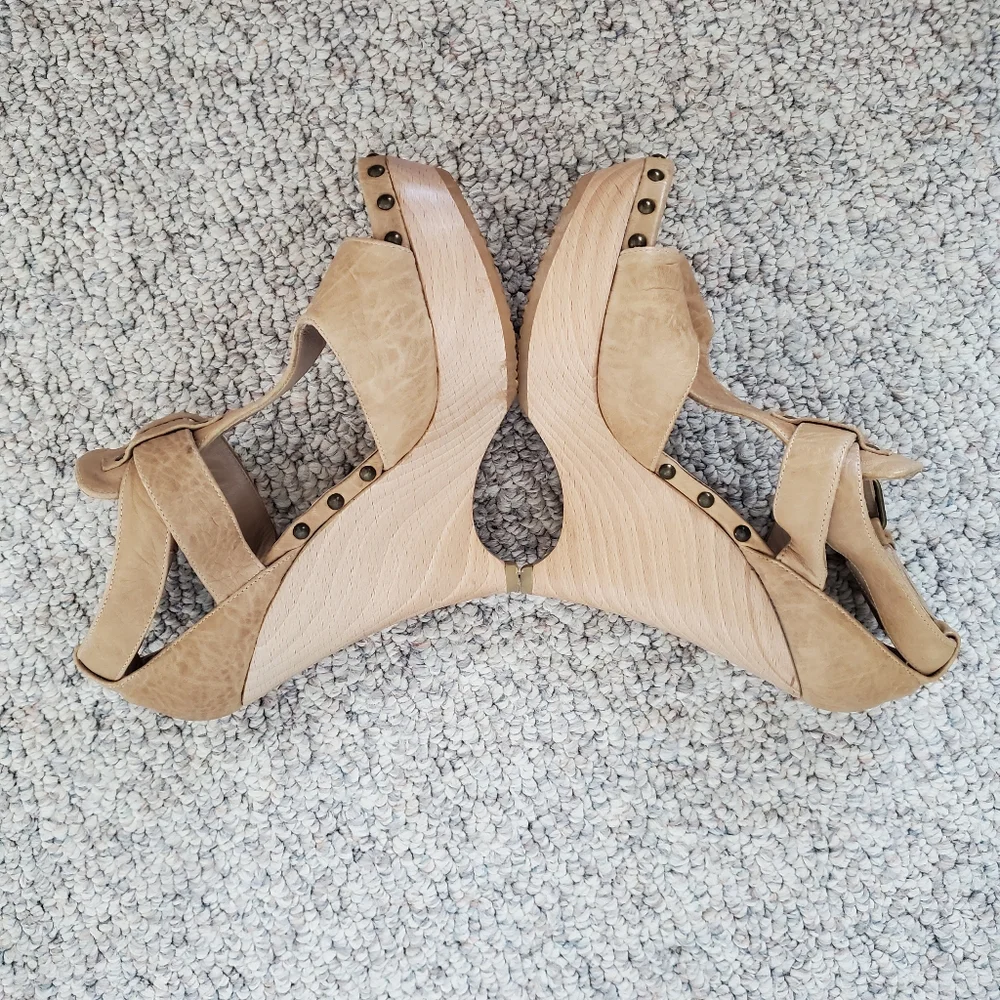 Pura Lopez tan sandal wedge peep toe wood heel